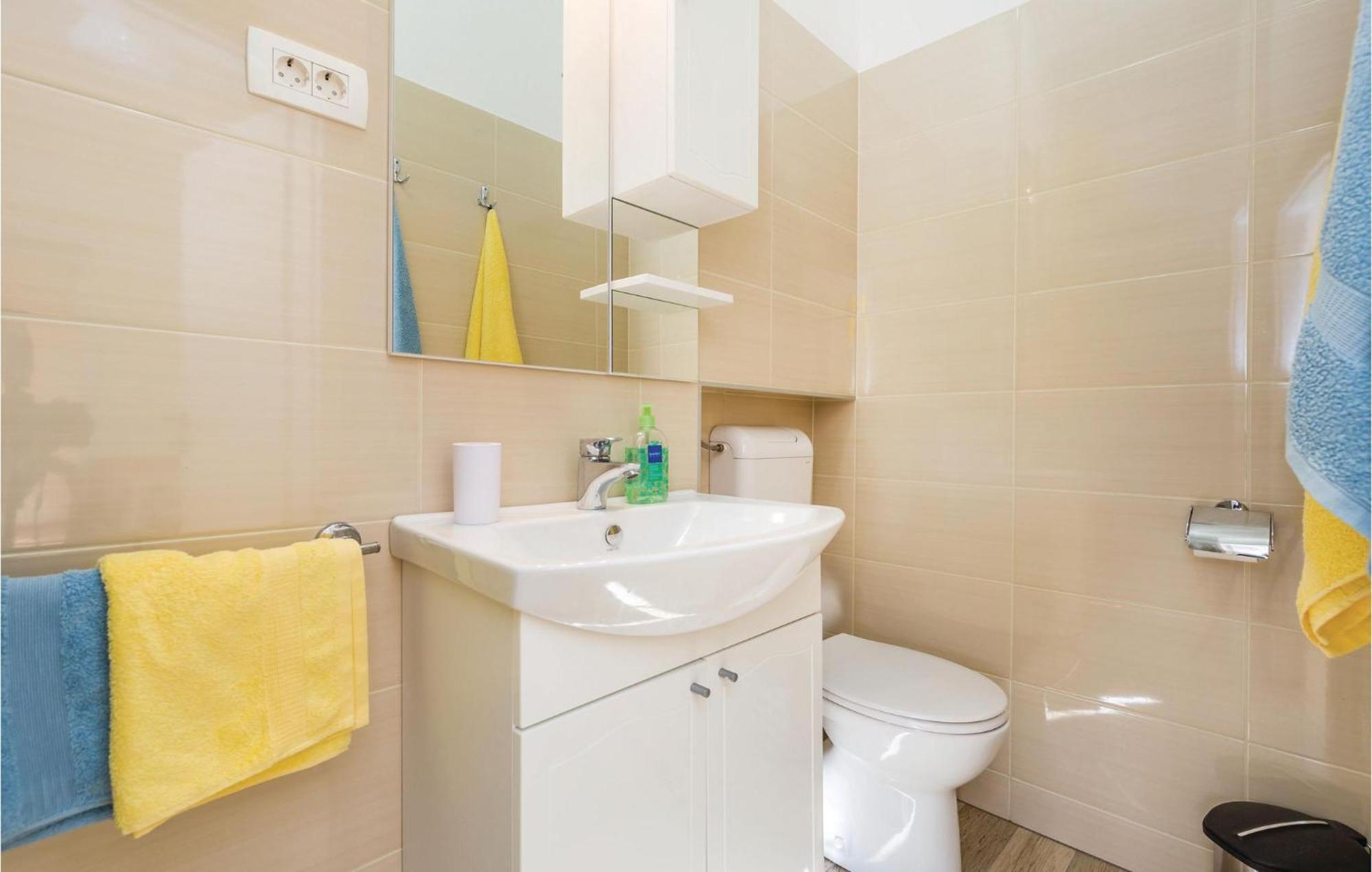 Stunning Apartment In Lovran With Kitchen מראה חיצוני תמונה