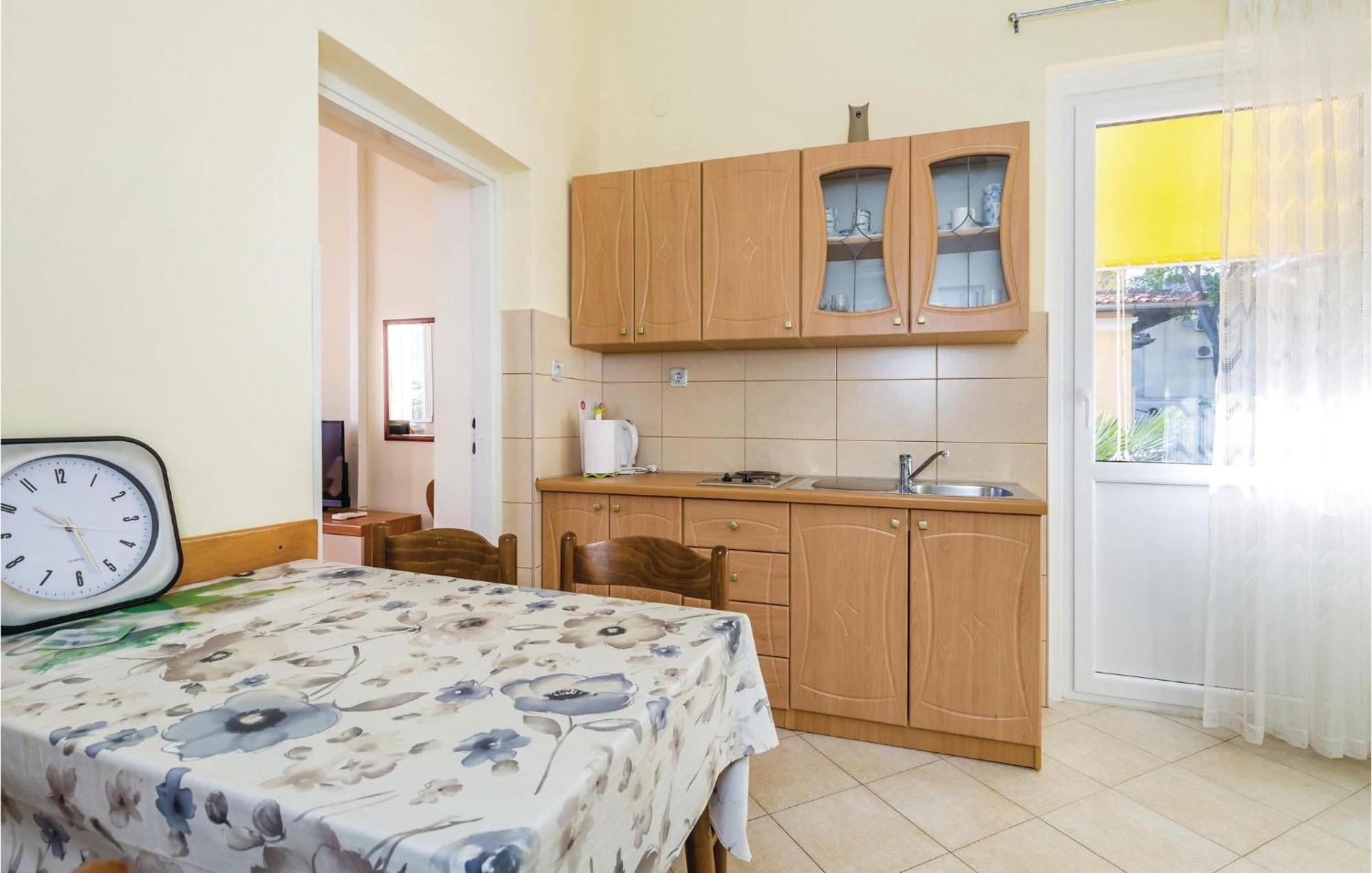 Stunning Apartment In Lovran With Kitchen מראה חיצוני תמונה