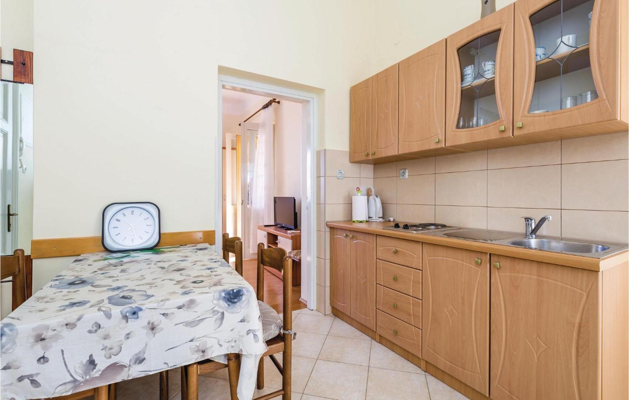 Stunning Apartment In Lovran With Kitchen מראה חיצוני תמונה